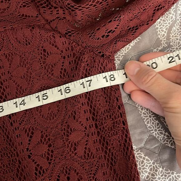 LIBBY EDELMAN Burgundy Lace Overlay Lined Long Sleeve Top Size Medium - Picture 9 of 10